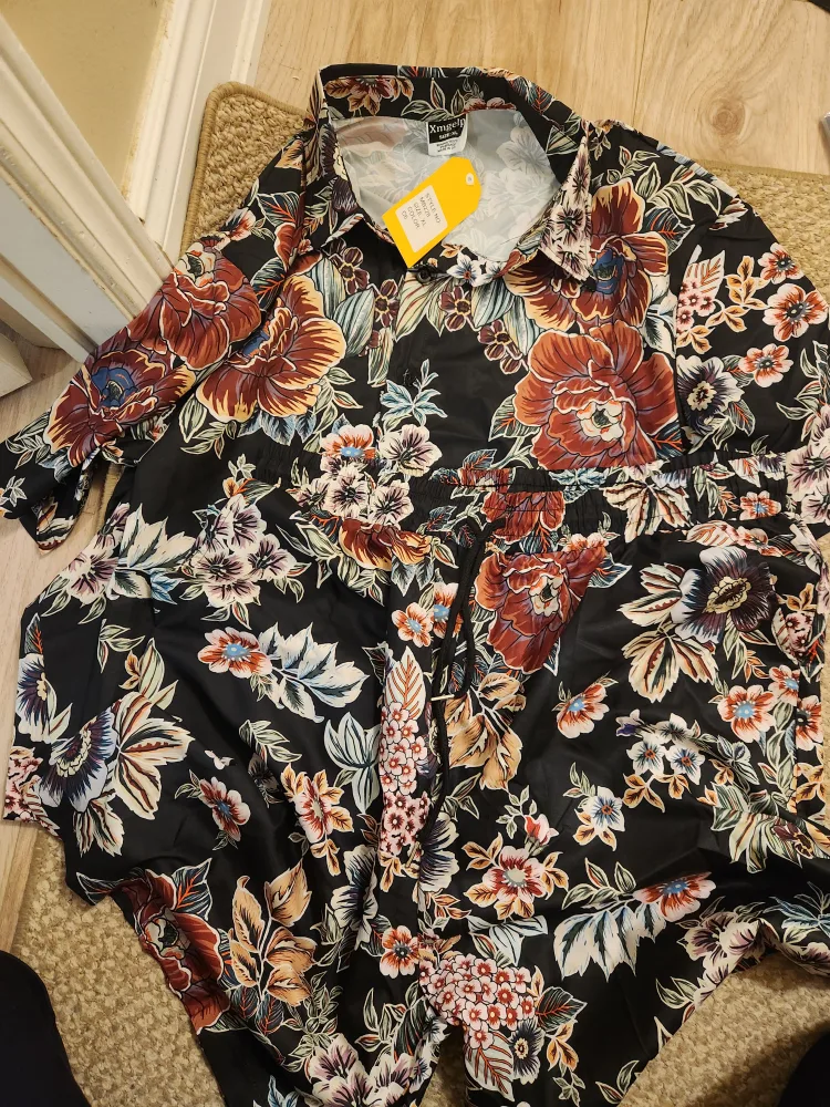 Men's matching shirt and shorts set #freecycle thumbnail