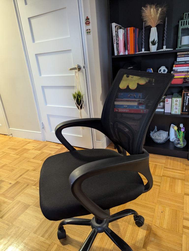 Black Mesh Office Chair - photo 2