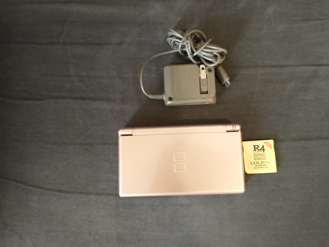 Nintendo DS+ hundreds of games thumbnail