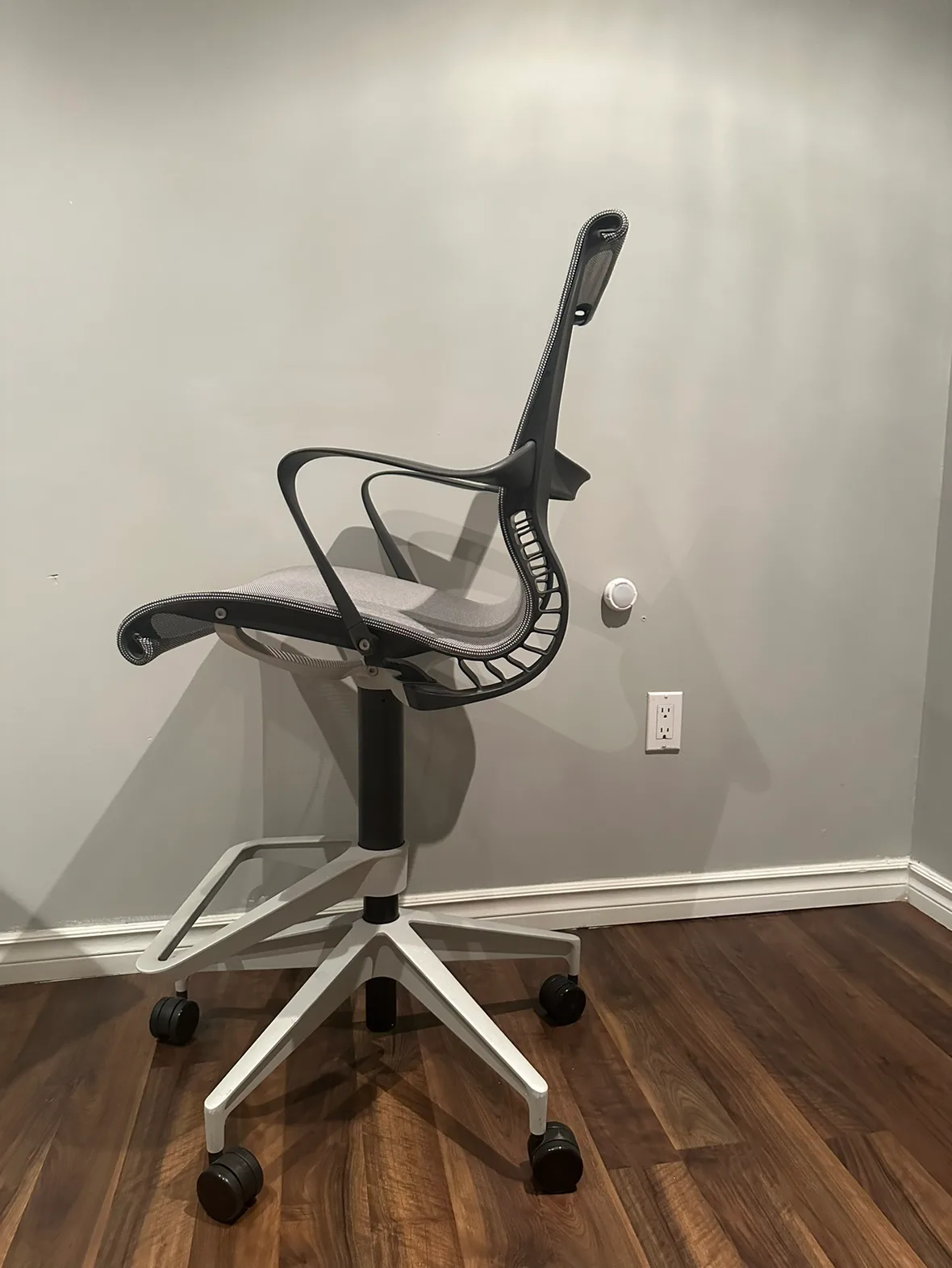Herman Miller Mirra 2 Chair image indicator(3)