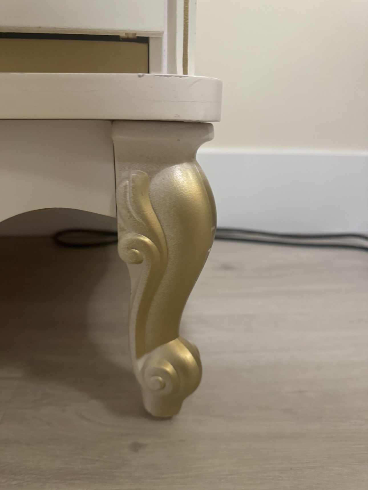 White and Gold Dresser - photo 3