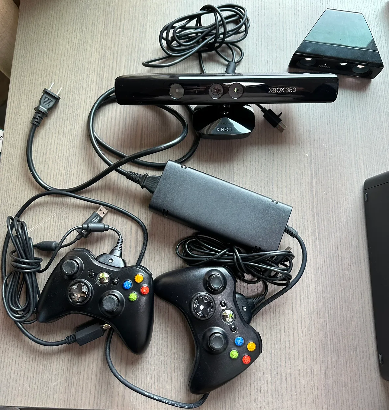 🧡 Xbox 360 Console with Kinect and Two Controllers image indicator(3)