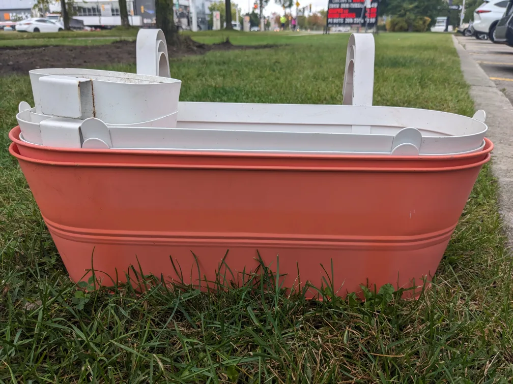 Hanging Planter image indicator(2)