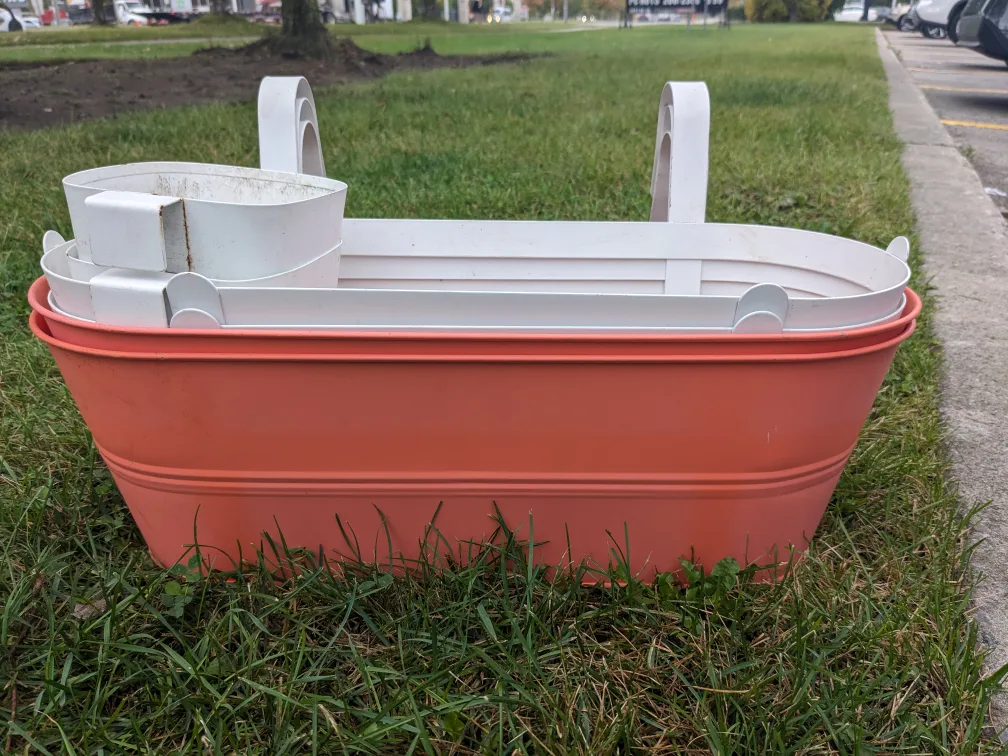 Hanging Planter image indicator(3)