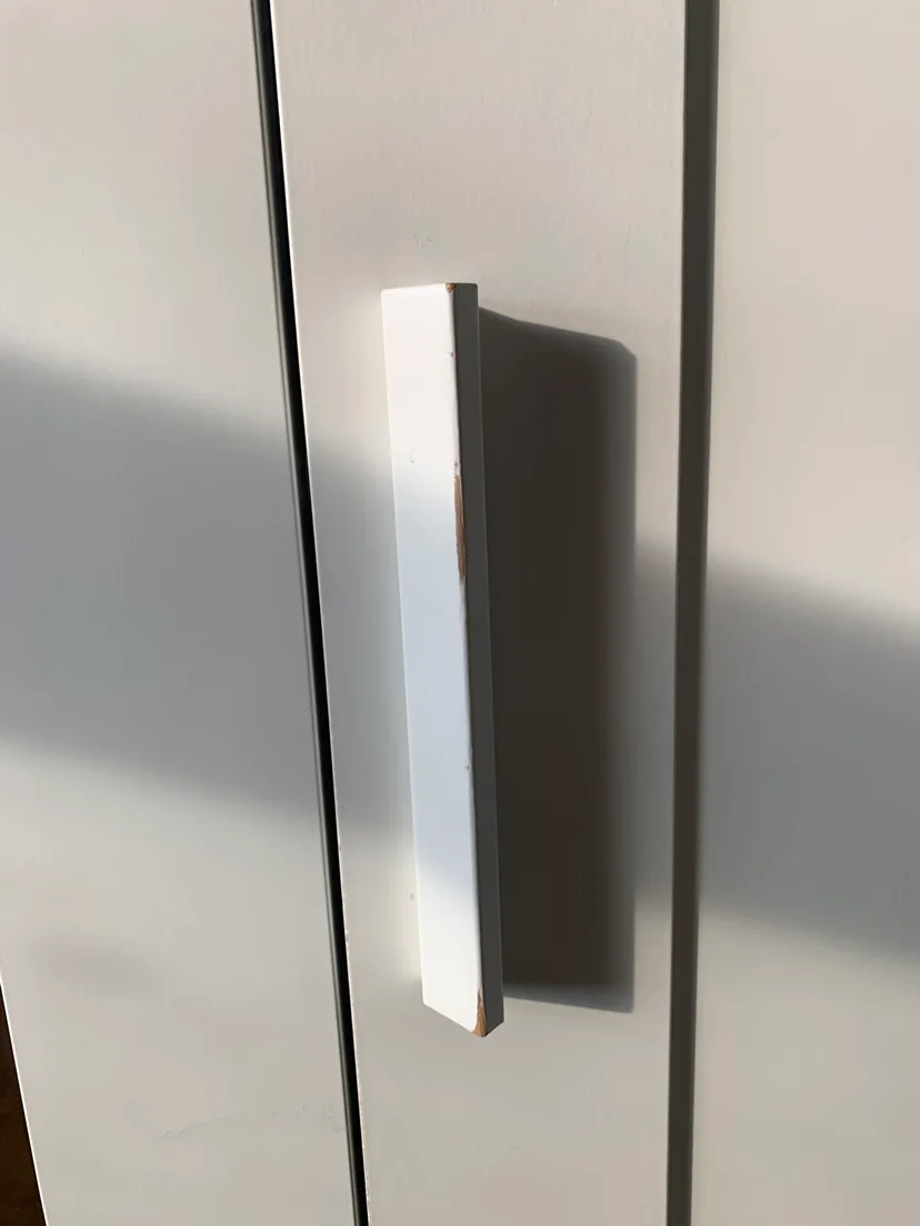 IKEA Wardrobe with Mirror image indicator(4)