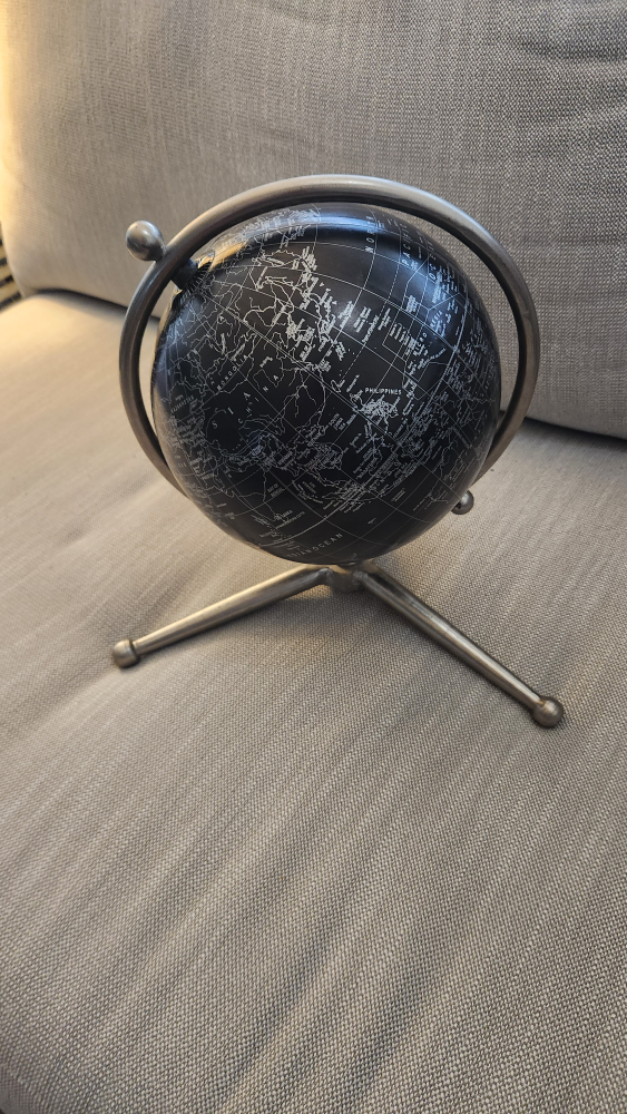 Globe (Iron Stand)