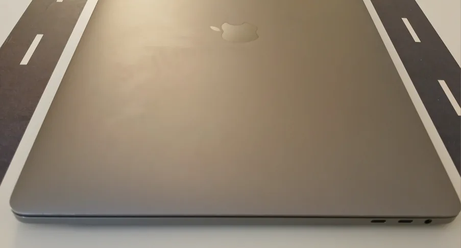 MacBook Pro 15 inch - SSD 256Gb - 16Gb ram image indicator(4)