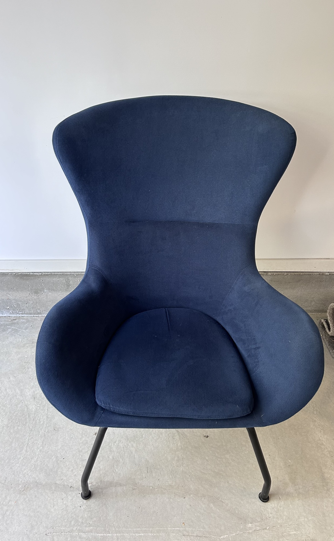 Retro Blue Velvet Accent Chair