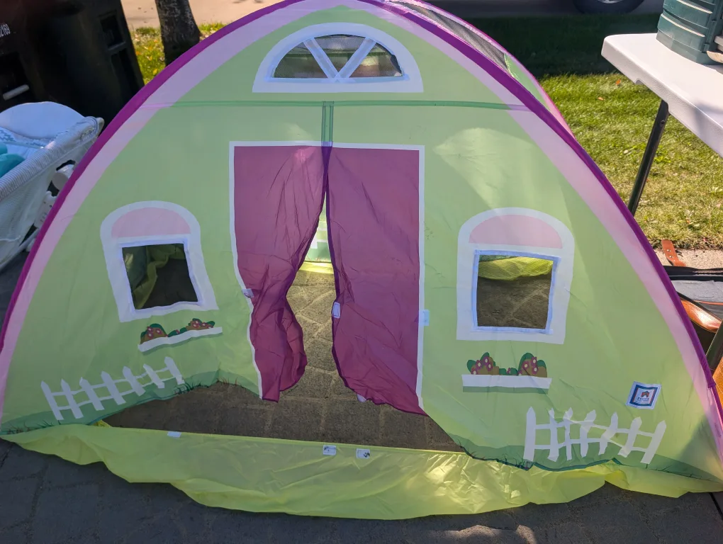Kids Play Tent - 2 available thumbnail