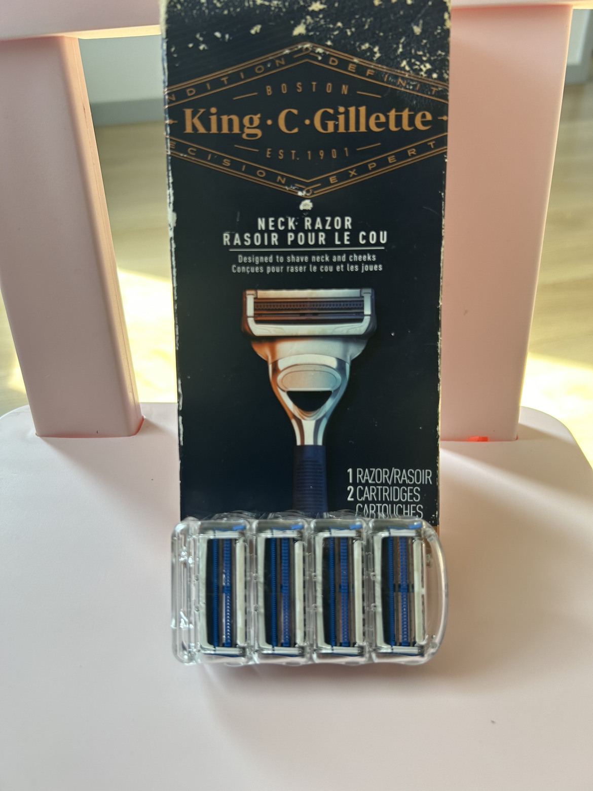 C. Gillette Neck Razor 🥕