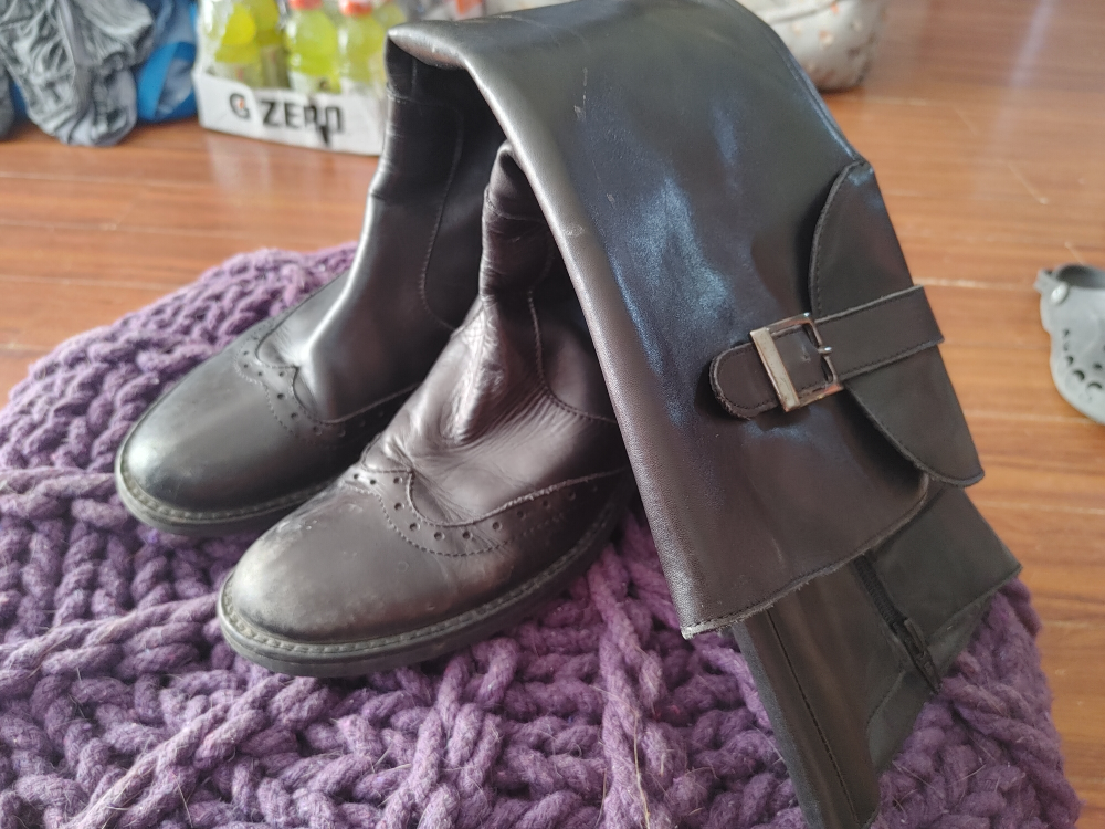 Black Leather Wingtip Boots - photo 3