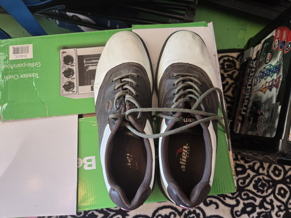 Alien Golf Shoes