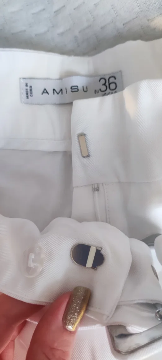 White Belted Shorts image indicator(5)