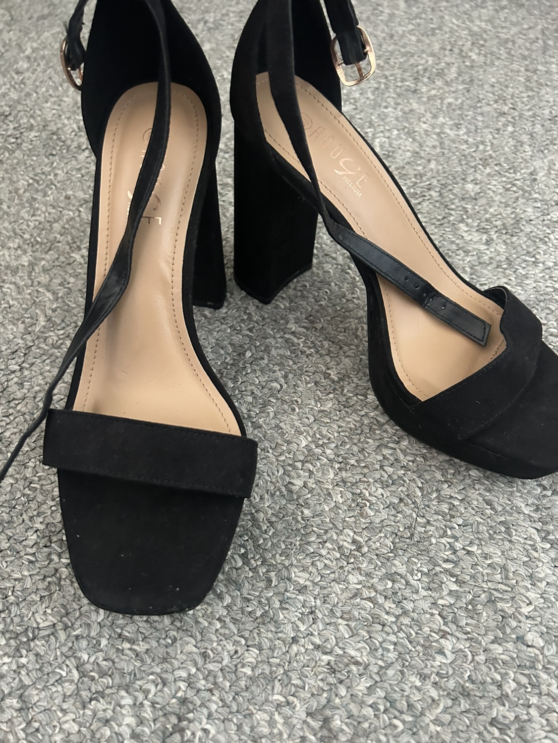 Rrouge Black Heels