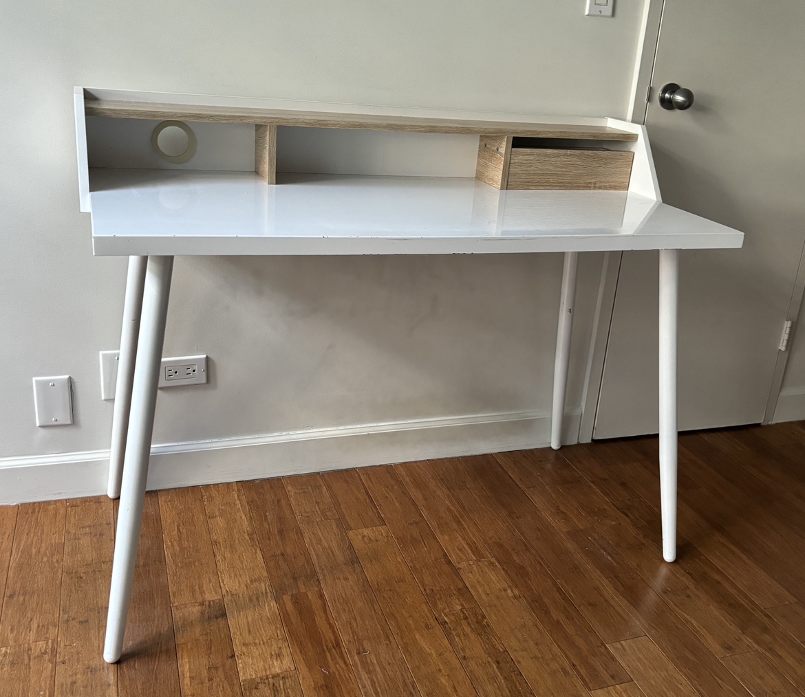 Very pretty White Desk with small drawer