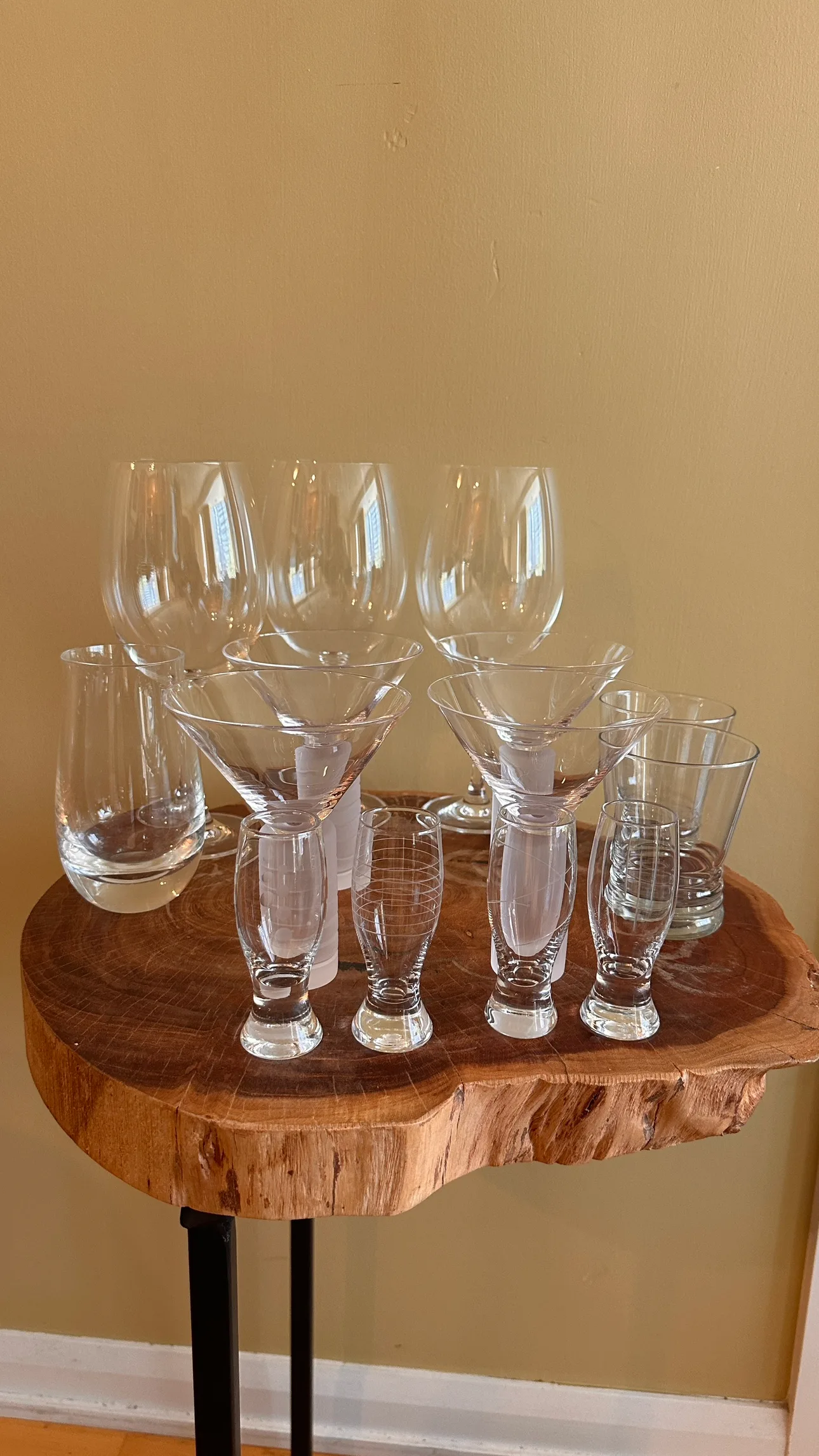 Set of glassware thumbnail