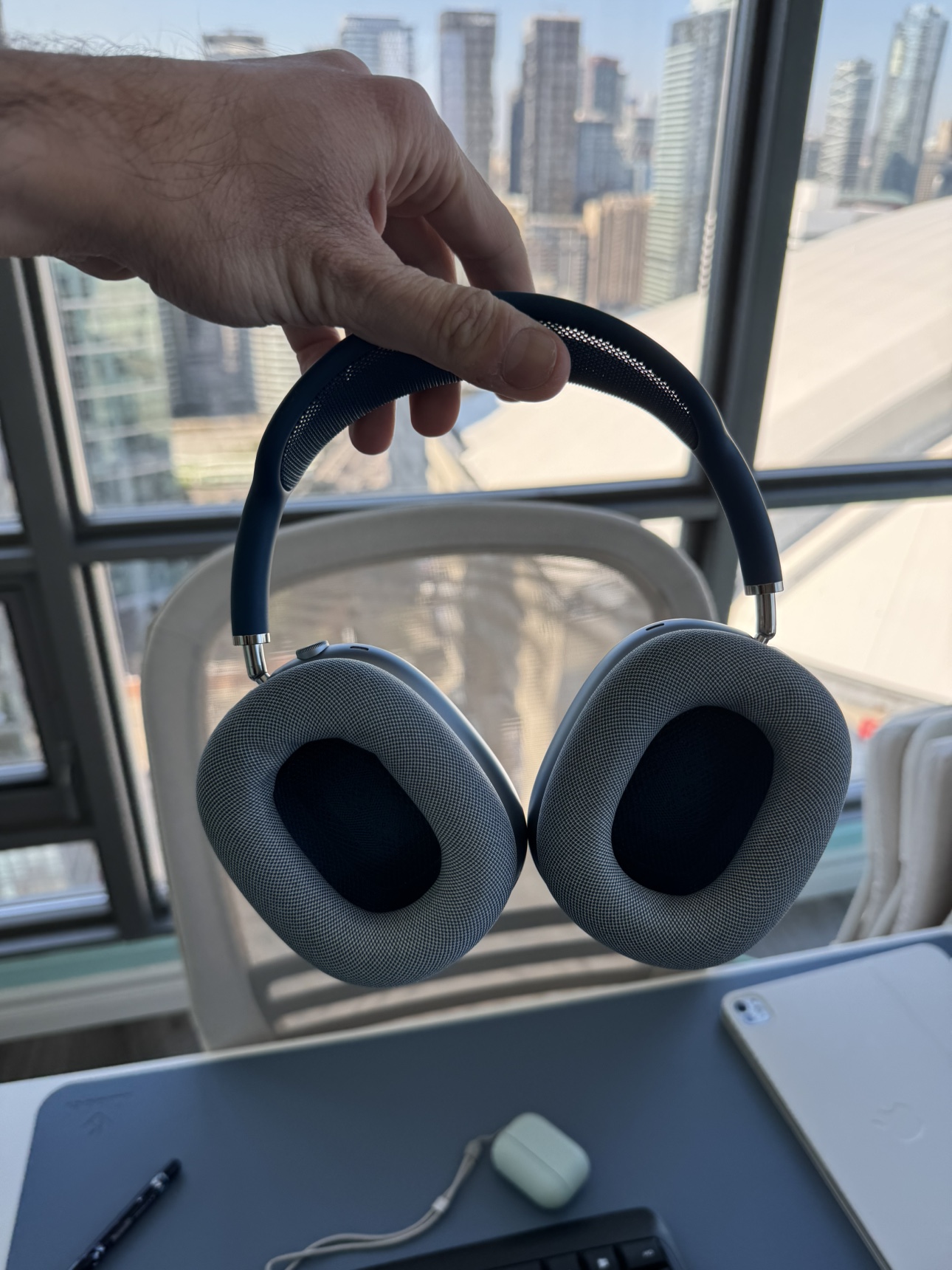 Apple AirPods Max Headphones - Mint Condition - photo 4