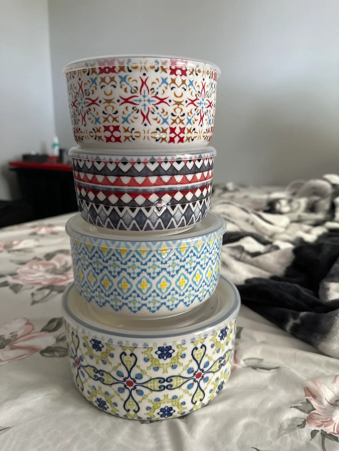 Set of 4 Ceramic Storage Containers with lids thumbnail