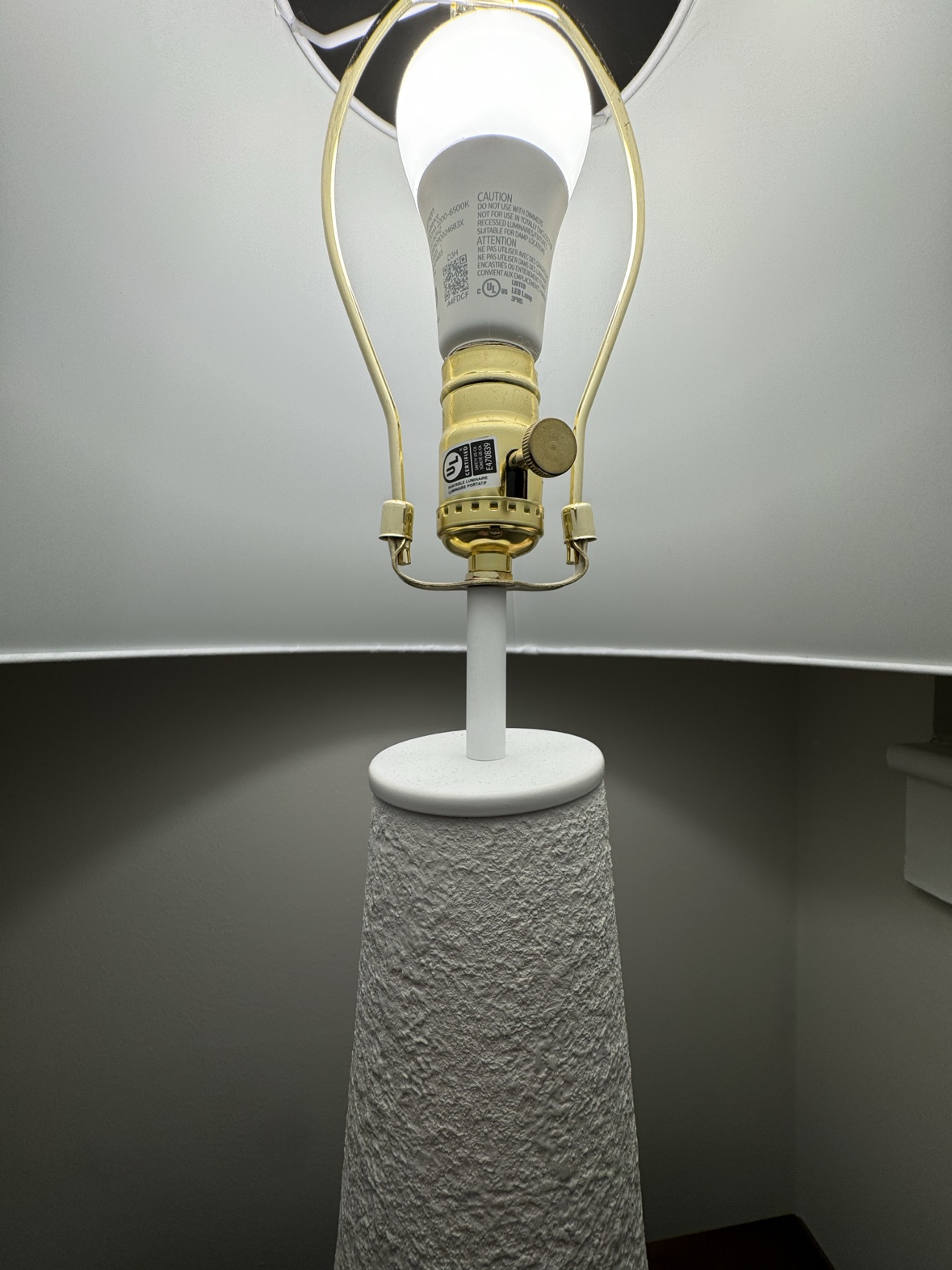 White Ceramic Lamp - photo 5