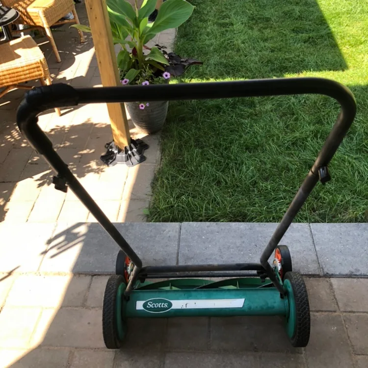 Scotts Reel Mower thumbnail