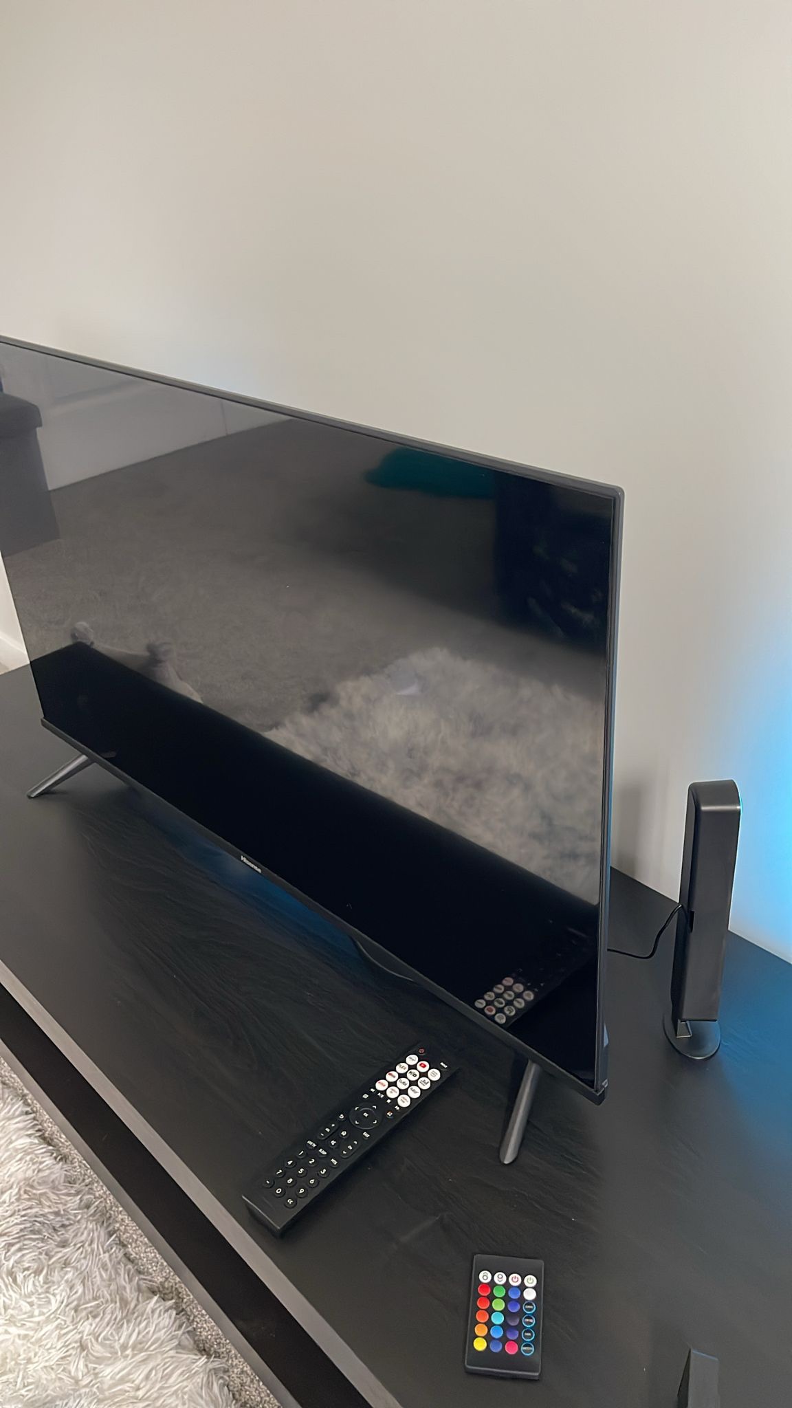 Hisense 43" TV - photo 2