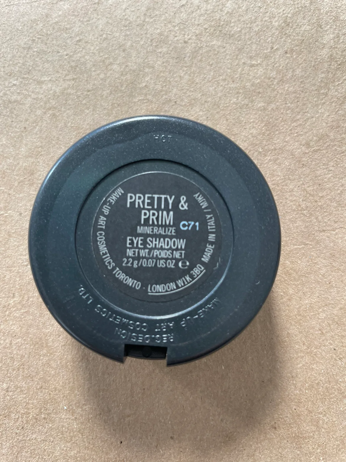 MAC Pretty & Prim Duo Eyeshadow image indicator(3)