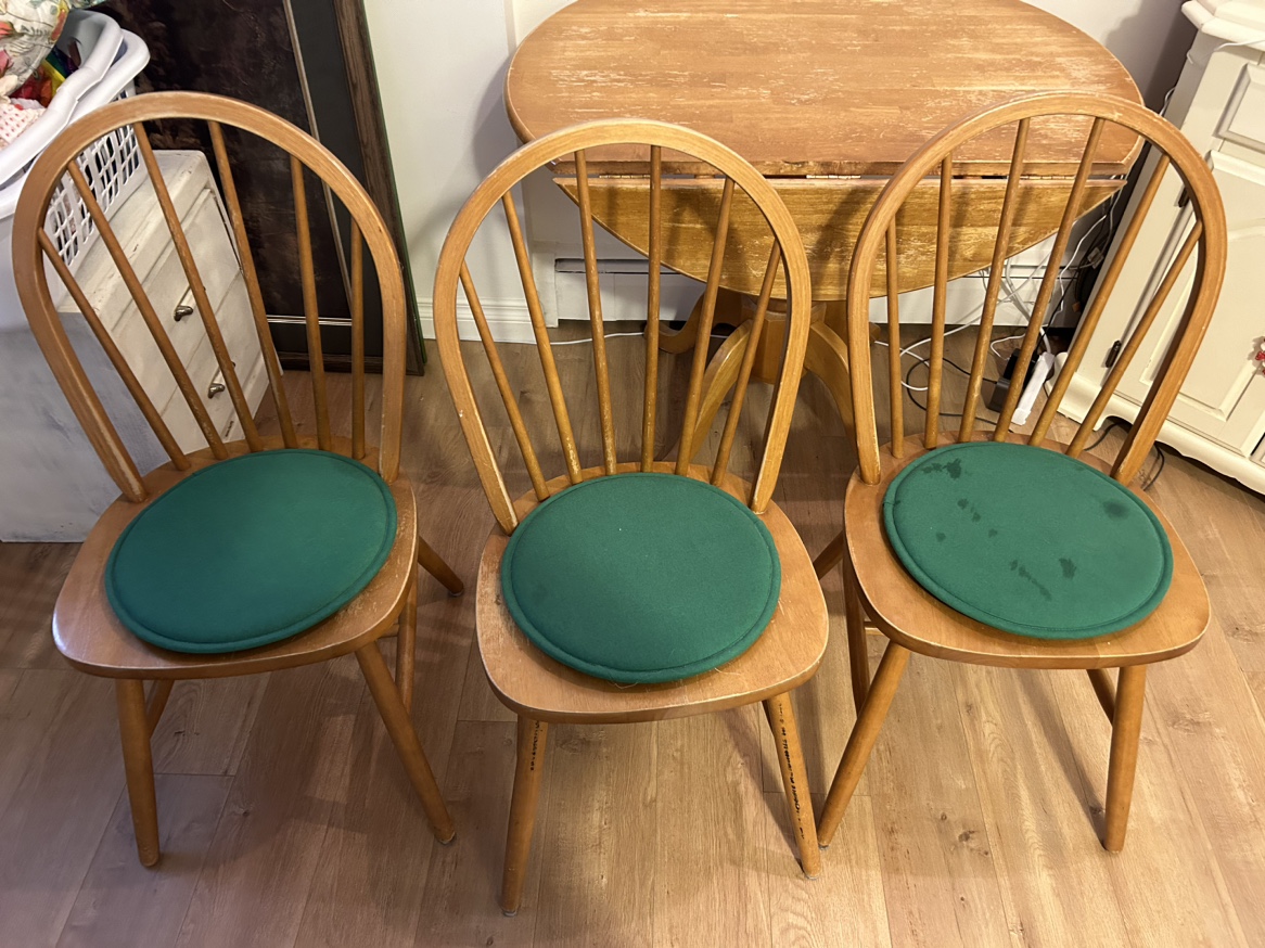 Round Table and 3 Chairs - photo 2