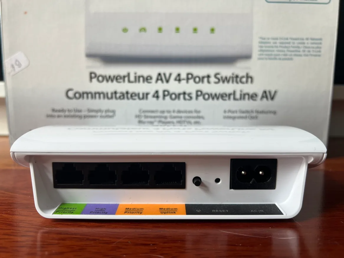 D-link PowerLine AV 4-Port Switch DHP-347AV image indicator(2)