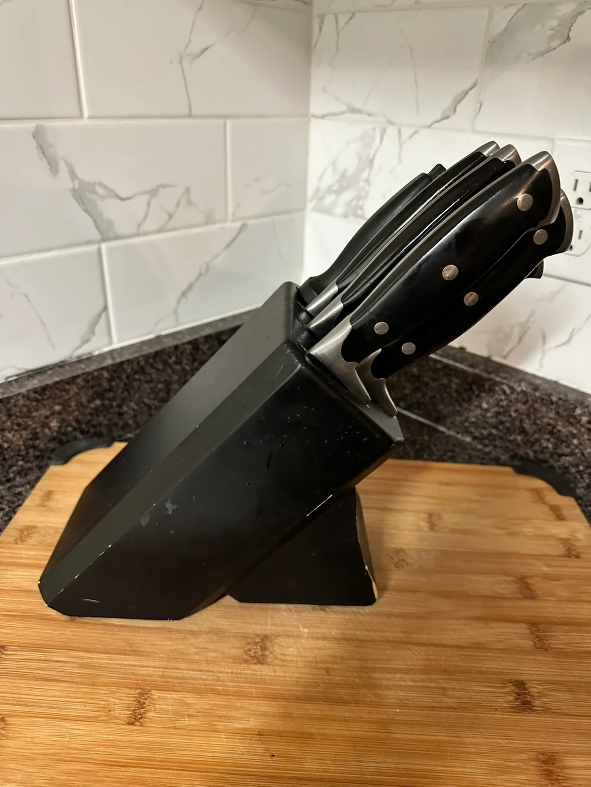 Knife Set Hampton Signature  ($12) image indicator(3)