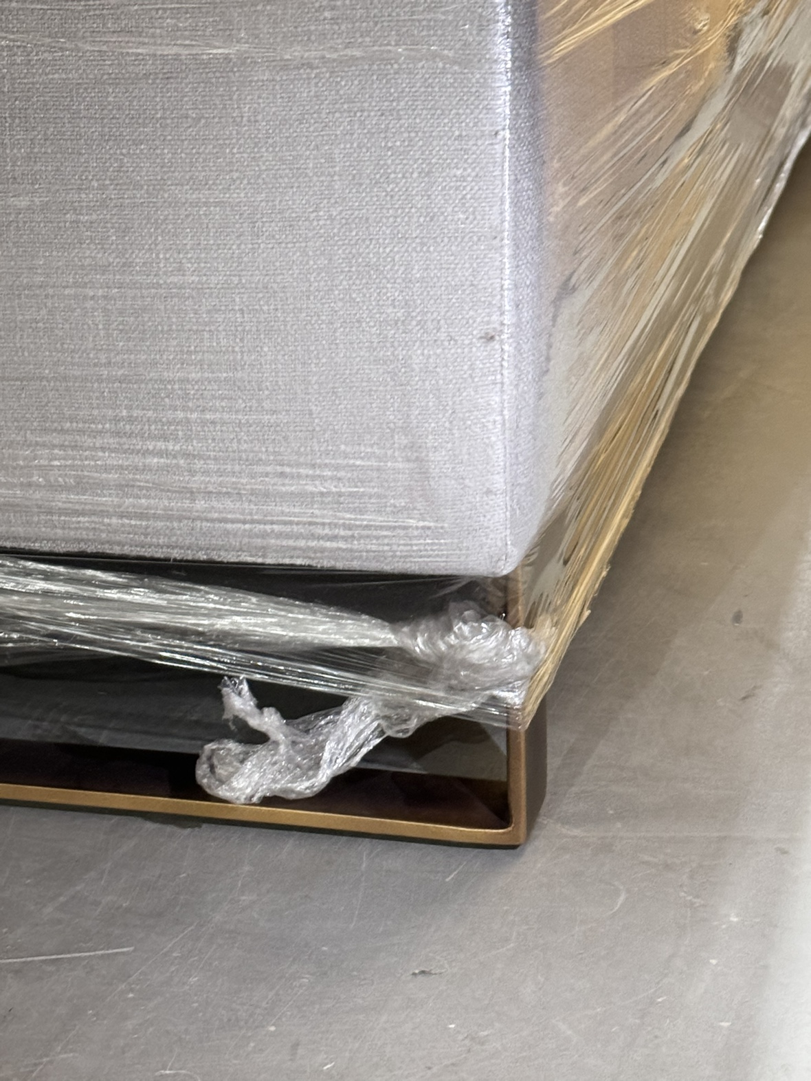 Mid-Century Modern Sofa - Sunpan - photo 3