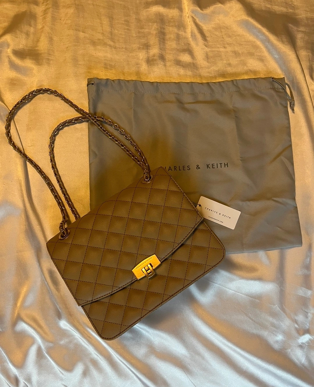 NEW : Charles & Keith Quilted Bag