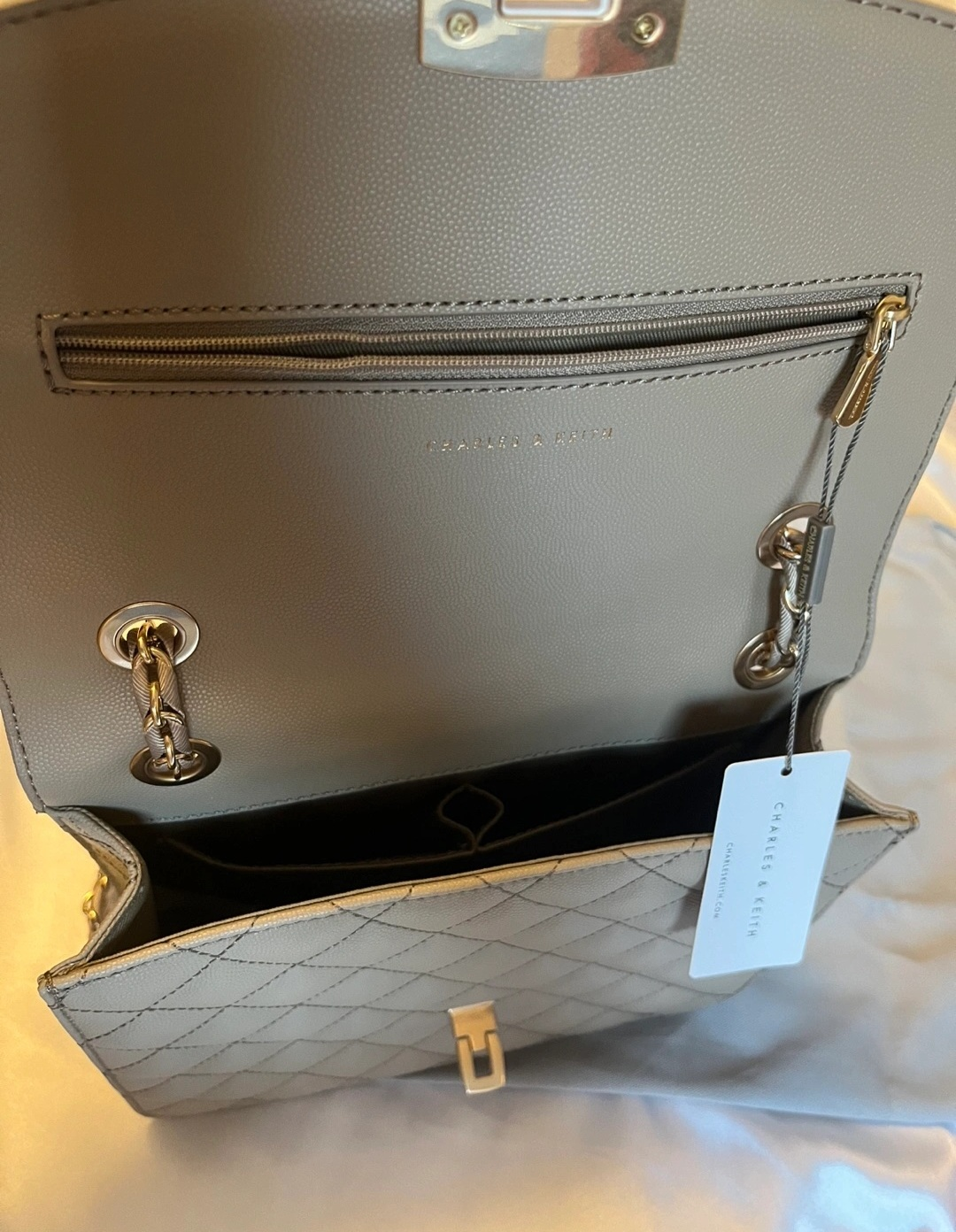 NEW : Charles & Keith Quilted Bag - photo 2