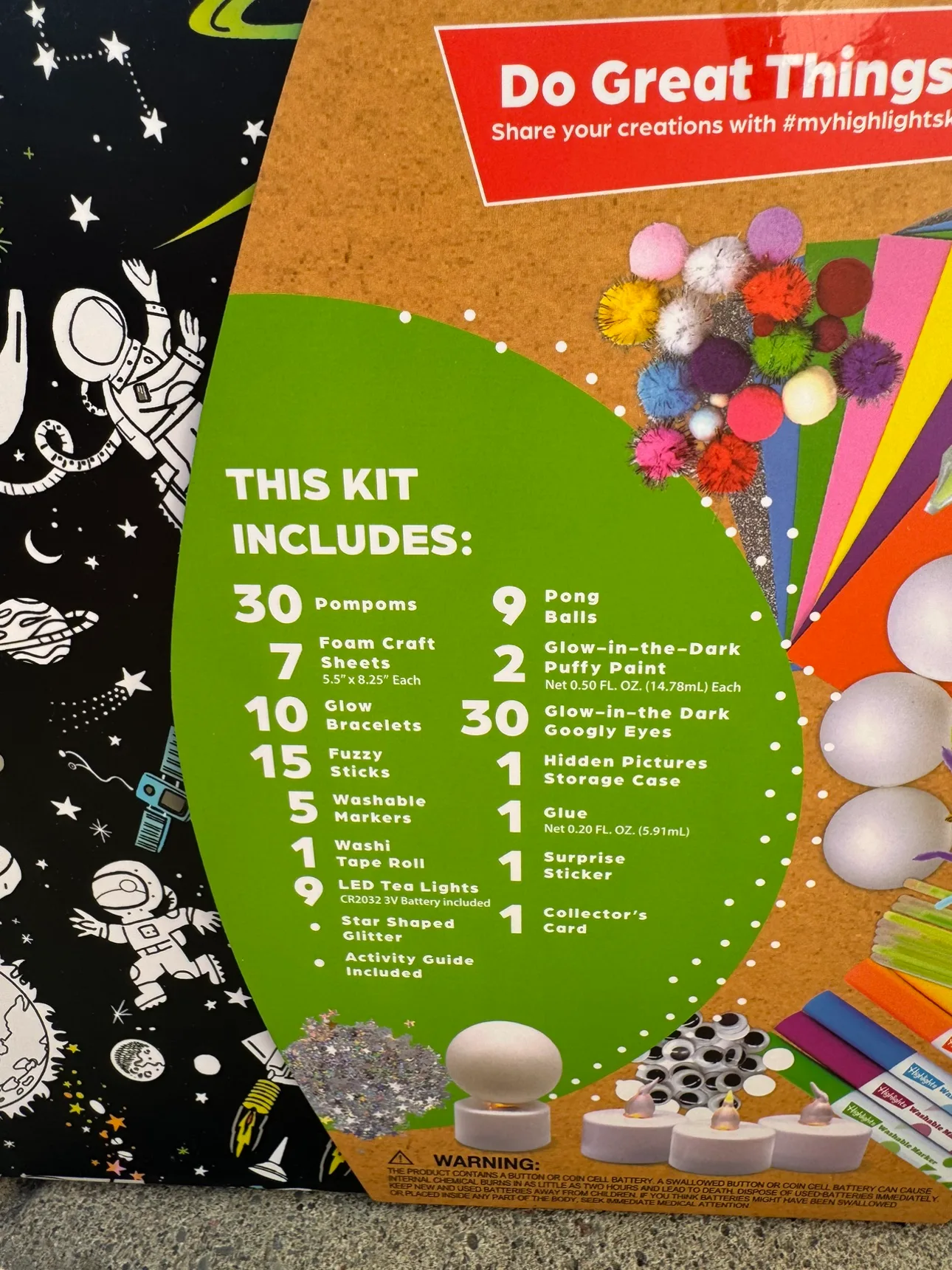 120+ Piece Mega Maker Kit, Light-Up Solar System Kit image indicator(3)