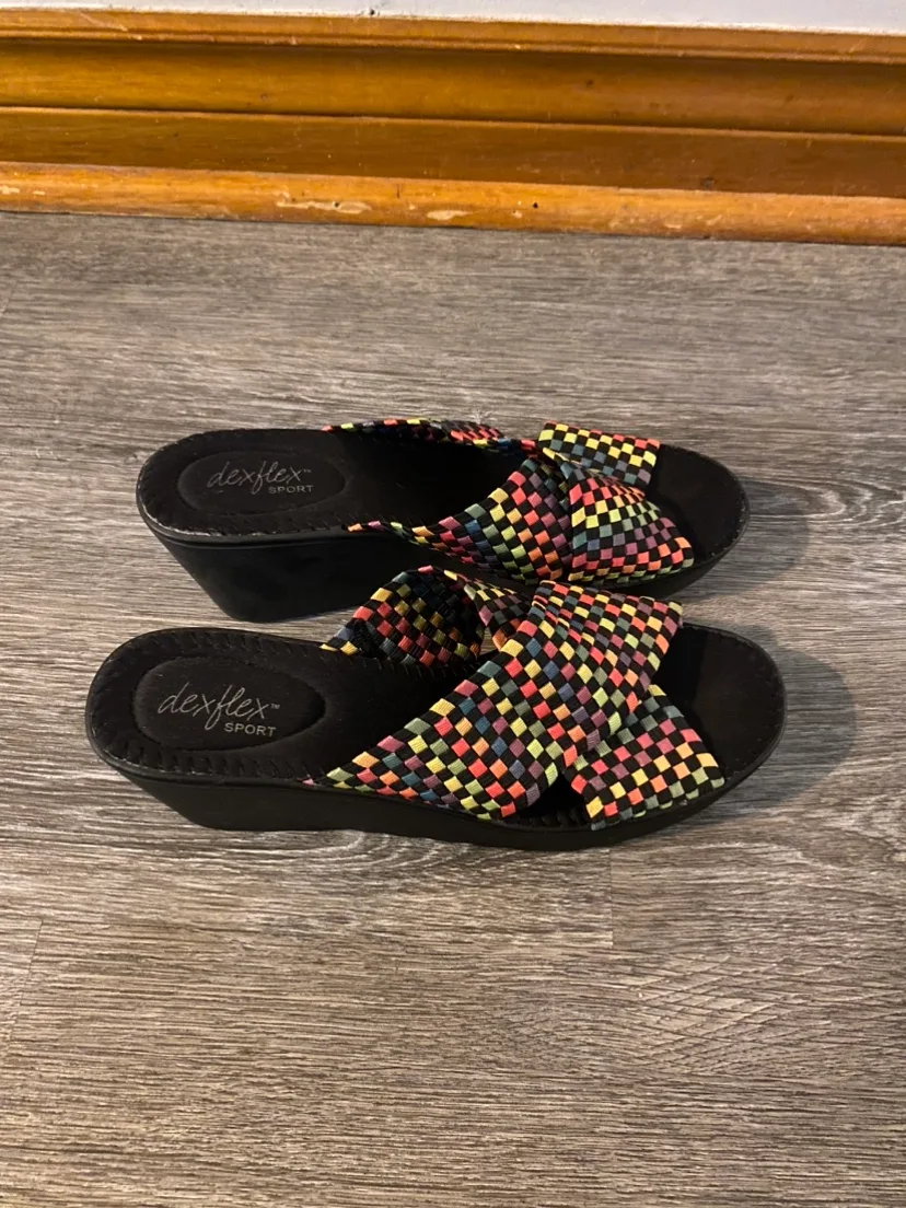 Rainbow Woven Wedges image indicator(2)