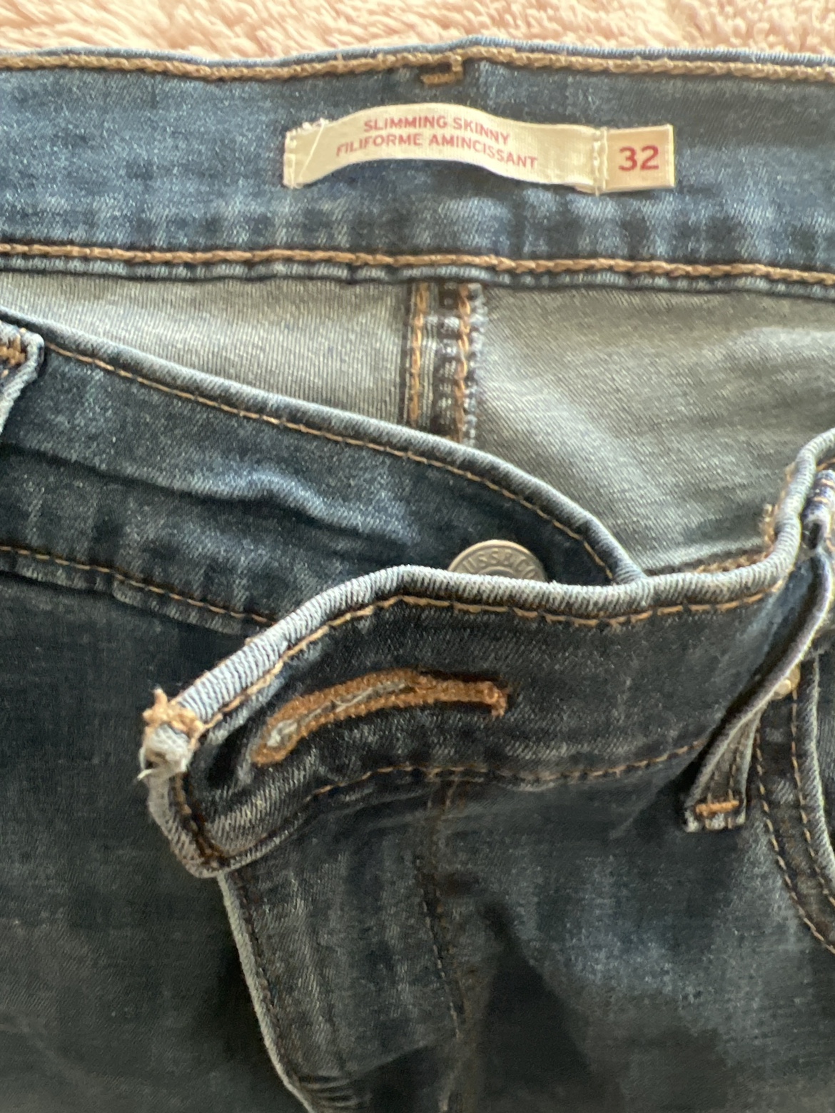 Levi's Slimming Skinny Jeans  Size 32. - photo 2