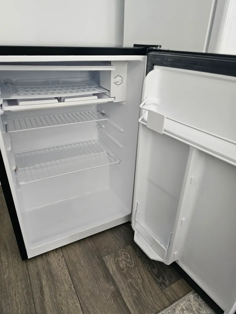 Hamilton Beach Mini Fridge image indicator(2)