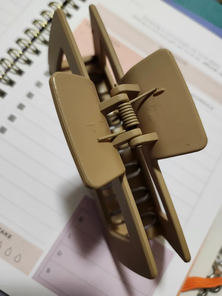 Large Hair Claw Clip #freecycle image indicator(3)