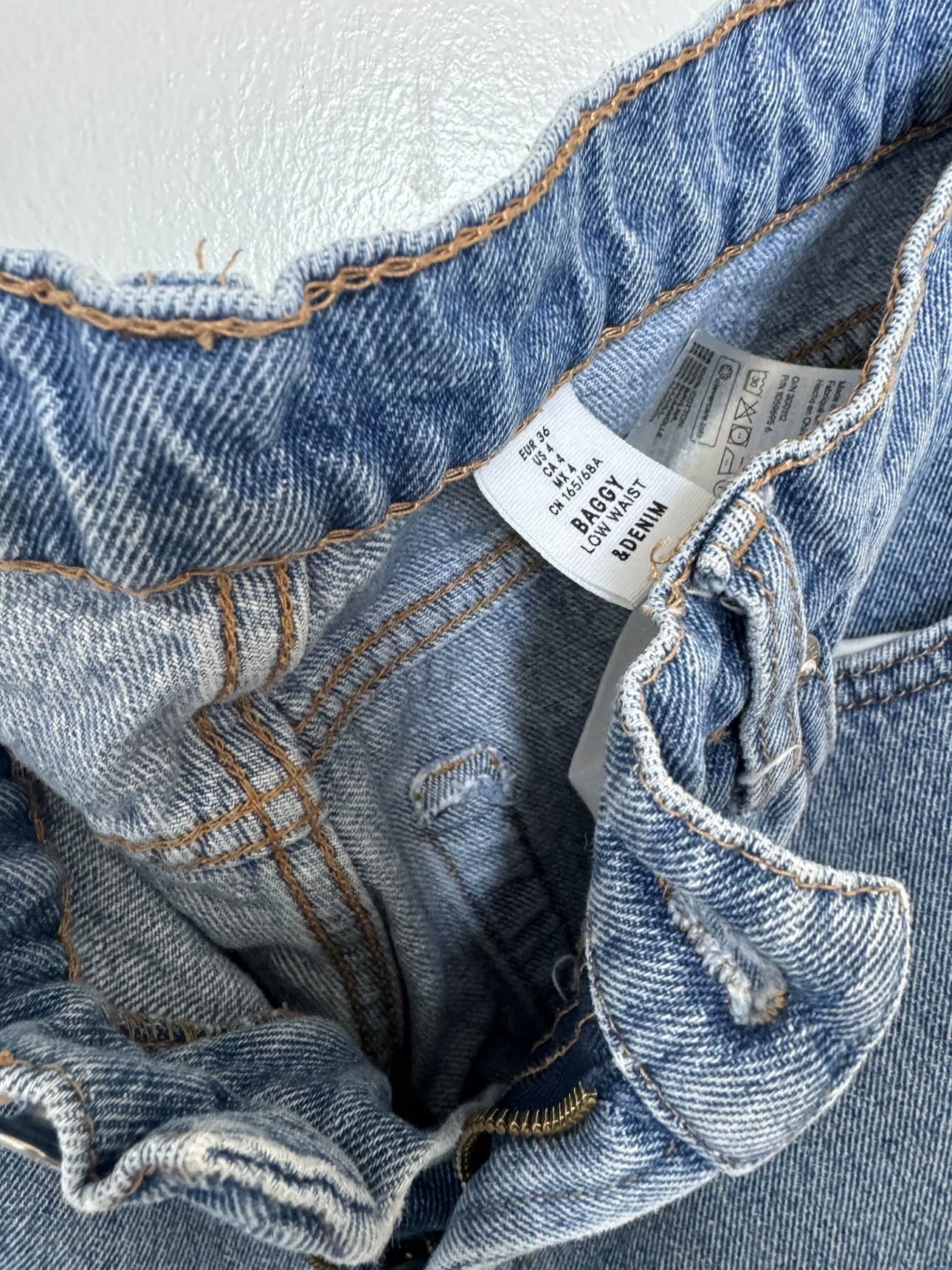 Size 36  Low Waist Baggy Jeans - photo 2