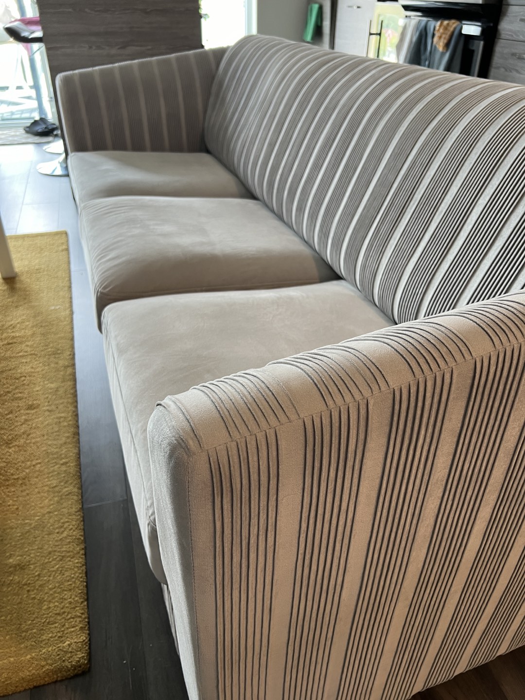 GREY PLEATED VELVET sofa - photo 2