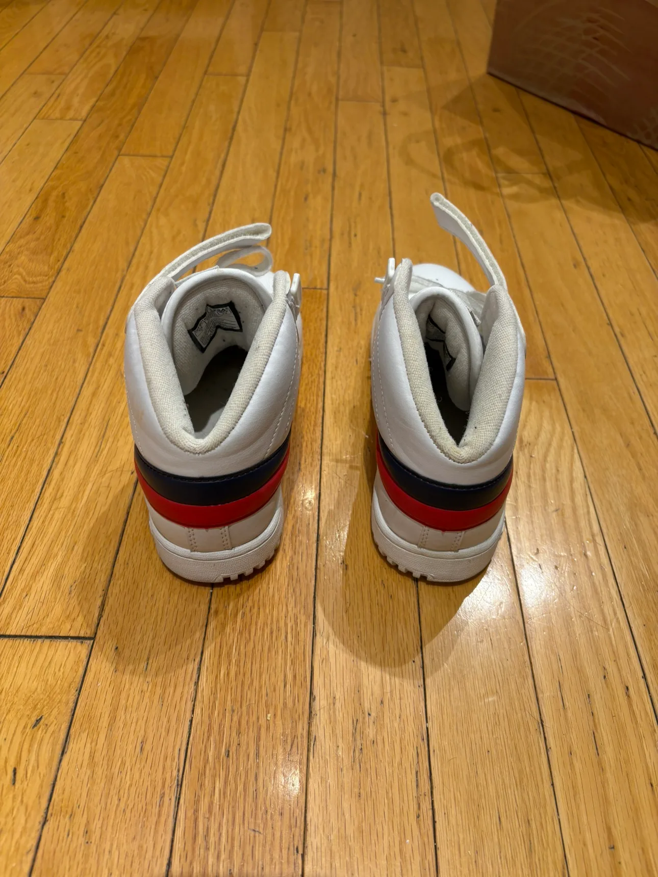 🤍7 Fila womens High-Top Sneakers image indicator(5)