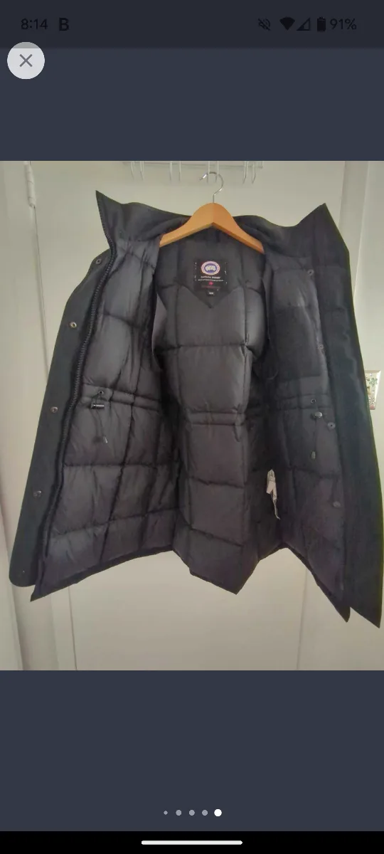 Canada Goose jacket image indicator(10)