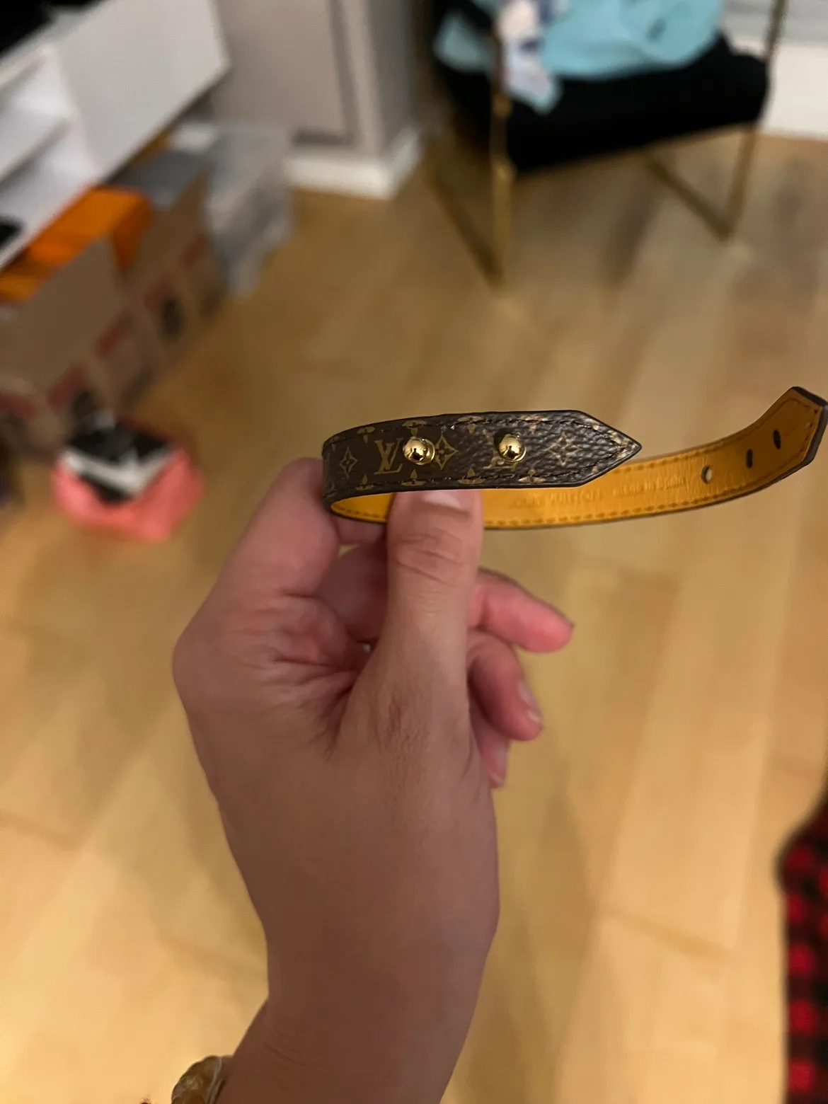 Louis Vuitton Essential V Bracelet image indicator(2)