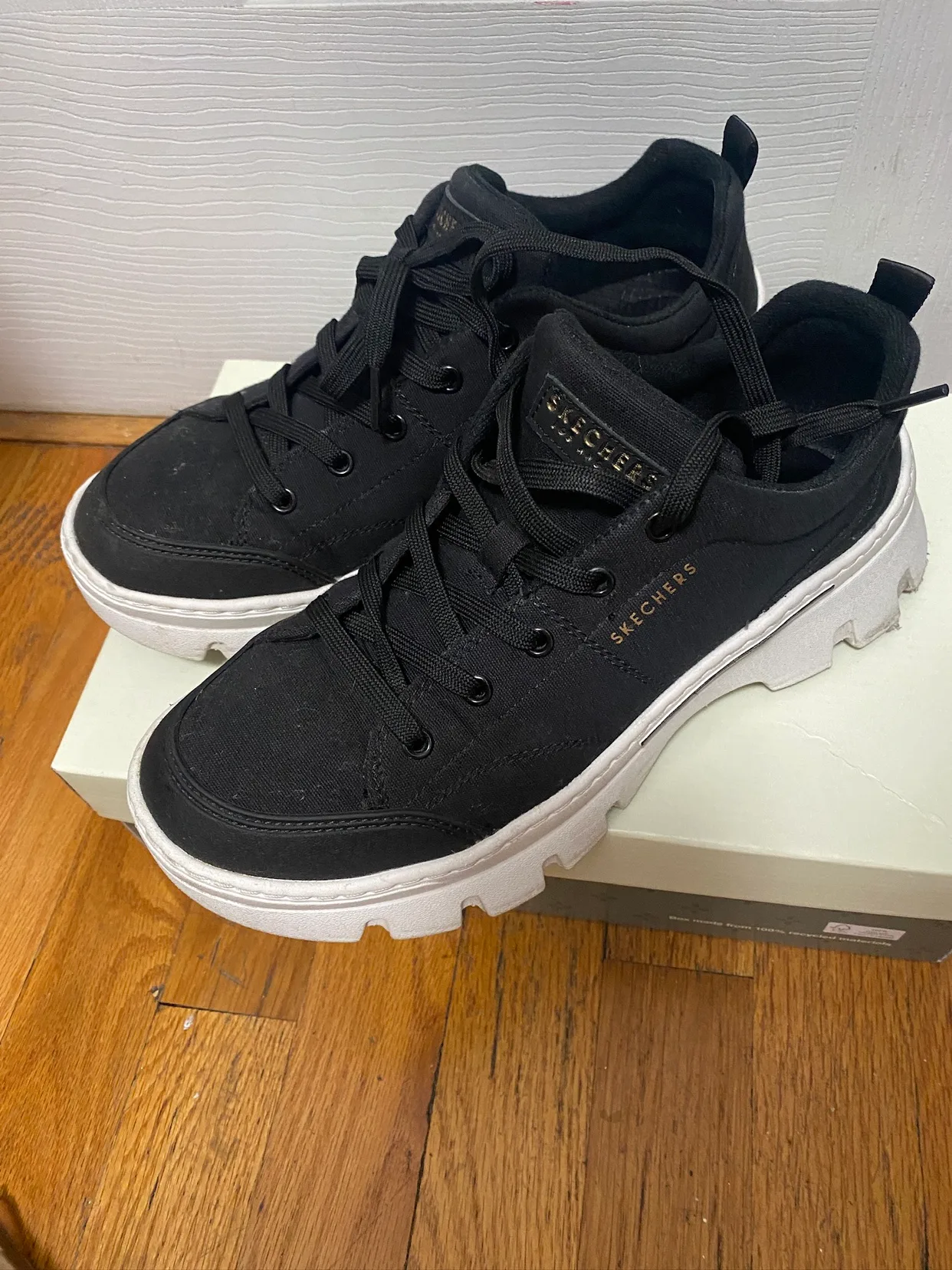 Skechers Women's Sneakers image indicator(2)