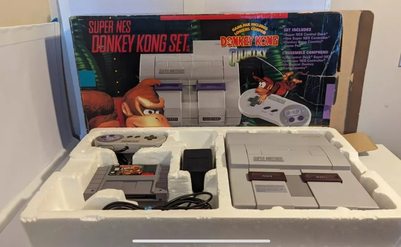 Super NES Donkey Kong Country Set (complete in box) *rare* image indicator(3)
