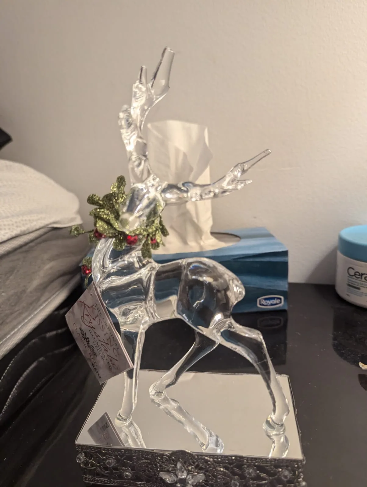 GANZ Light up Crystal Reindeer Figurine image indicator(2)