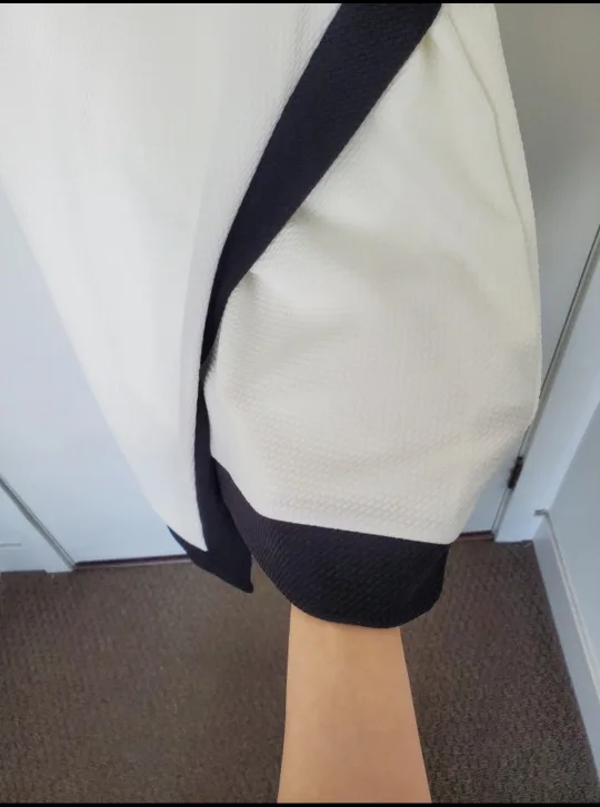 White and Black Dress image indicator(3)