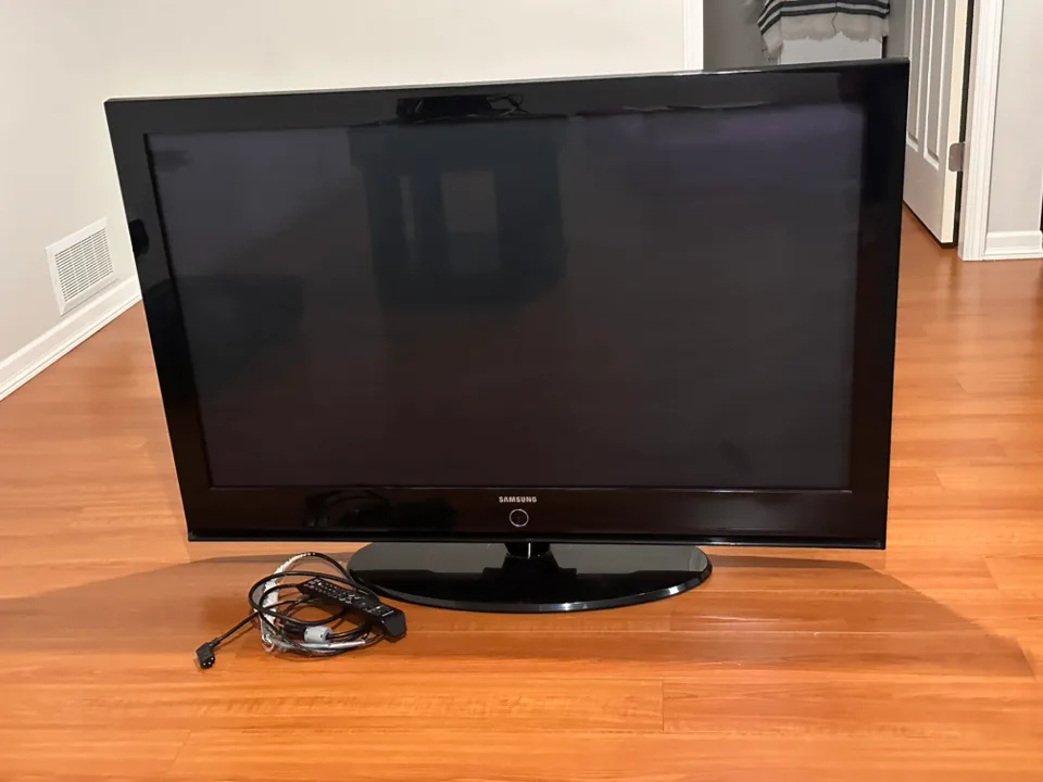 50 inch plasma tv Samsung- great for gaming thumbnail