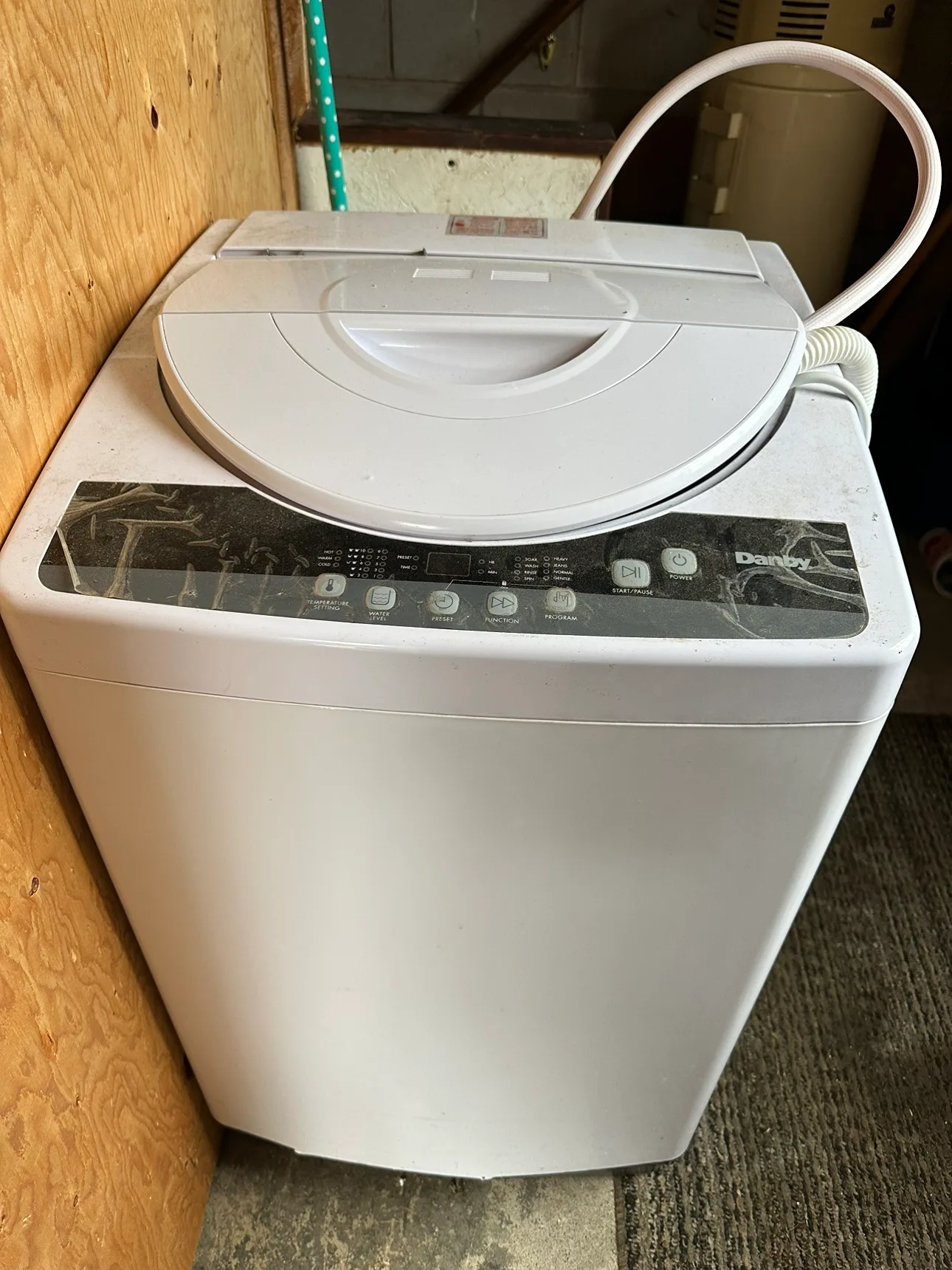 Danby Compact Washing Machine thumbnail