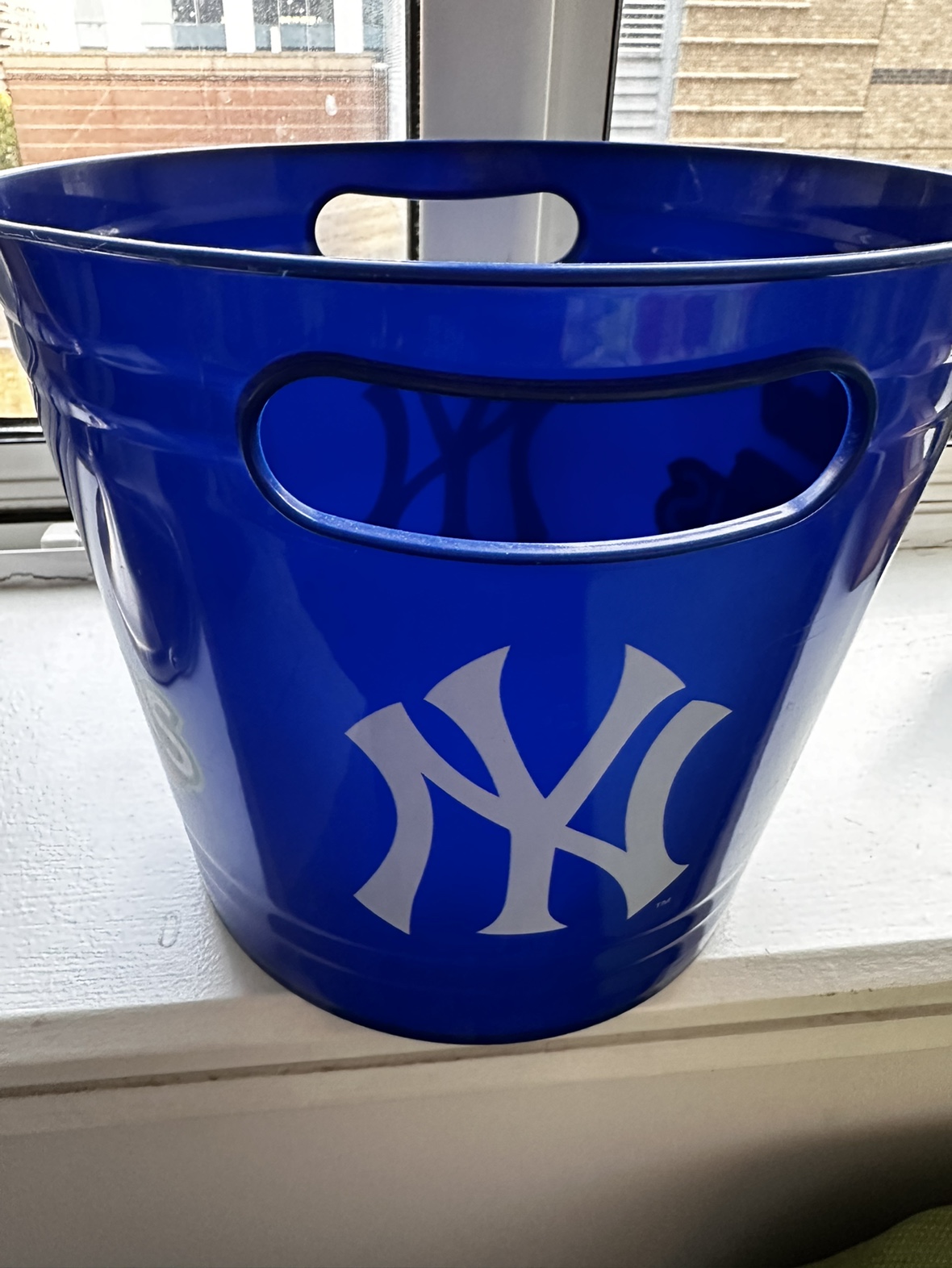 New York Yankees 2009 World Series Champions Bucket - photo 2