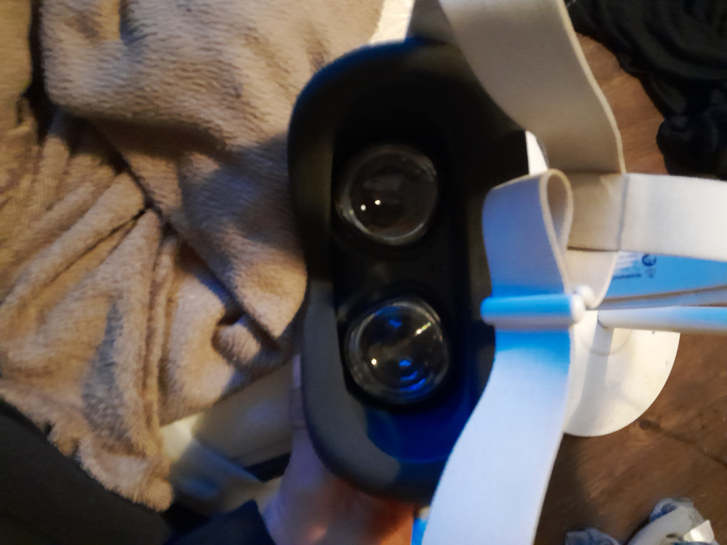Oculus Quest 2 VR Headset - photo 2